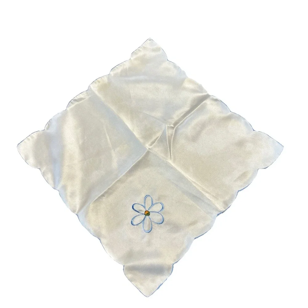 Vintage Embroidered Daisy Hankie Blue Stitching Satin Scalloped Hem Cottage Core